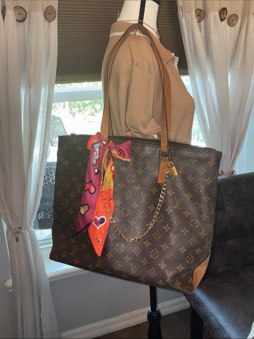 Louis Vuitton Tote in classic Brown Monogram w/accessories